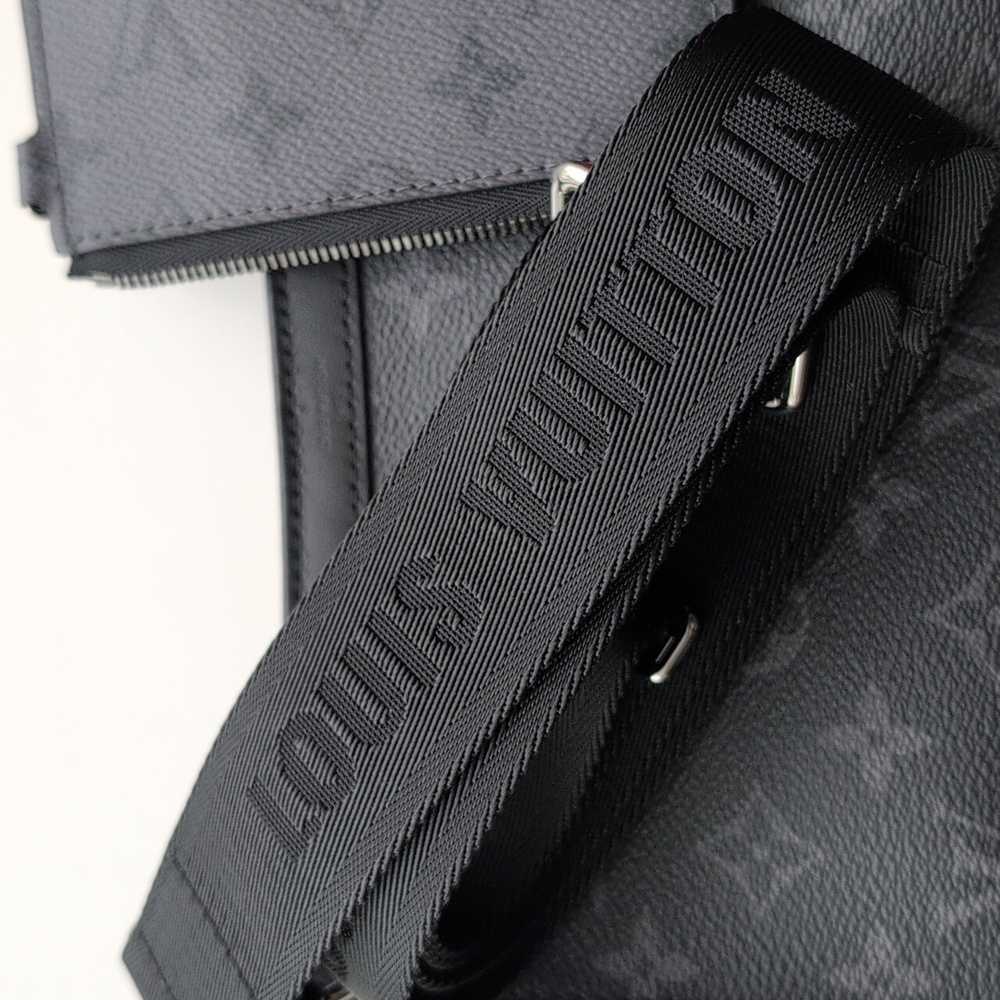 Louis Vuitton Black Monogram Gaston - Picture 9 of 11